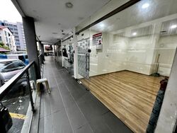 Le Regal (D14), Retail #455217891